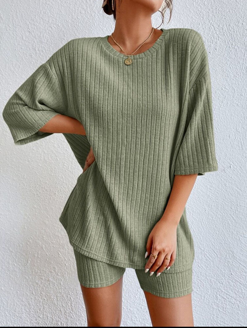 Casual Round-neck Loose Women's Shorts Set